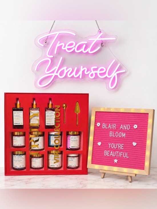 TRULY Other - Truly Beauty's 2023 VIP Collection Kit - Great for Collectors!